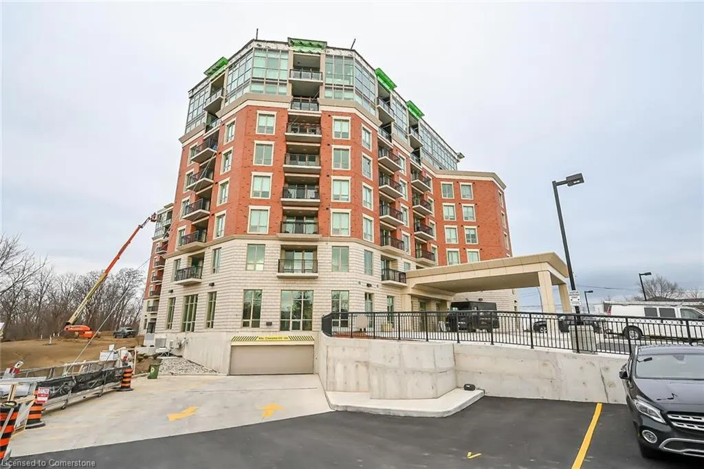 2750 King Street E, #706