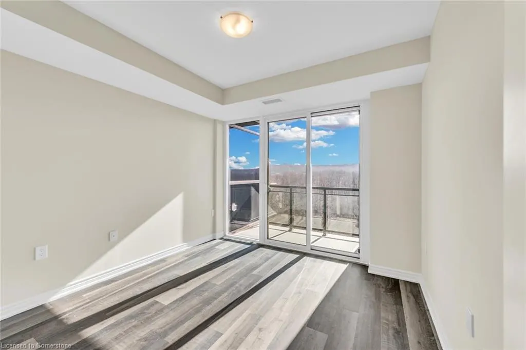 2750 King Street E, #706