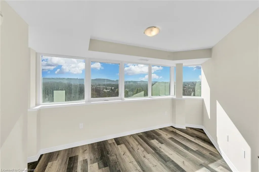 2750 King Street E, #706