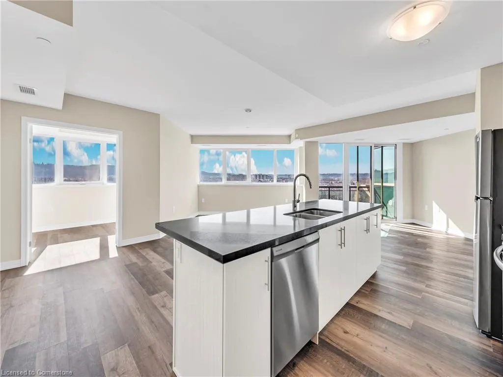 2750 King Street E, #706