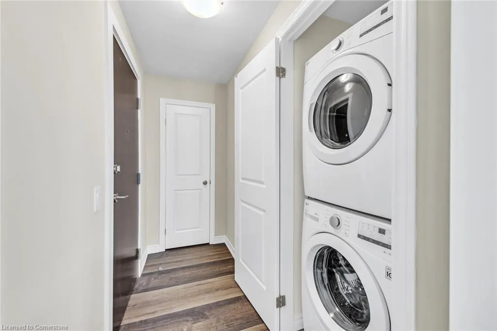 2750 King Street E, #706
