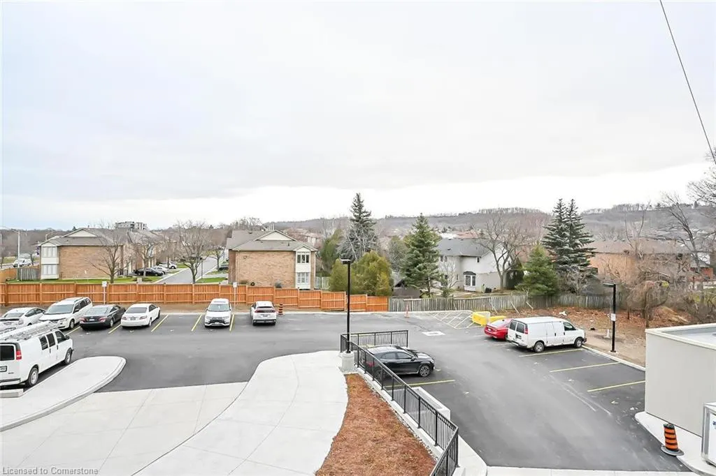 2750 King Street E, #706