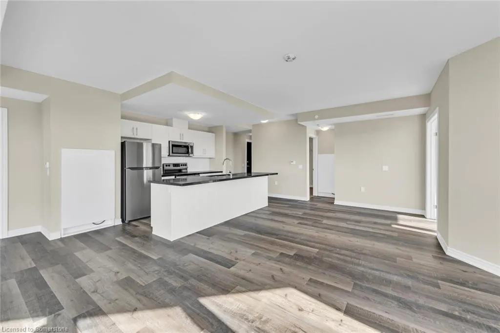 2750 King Street E, #706