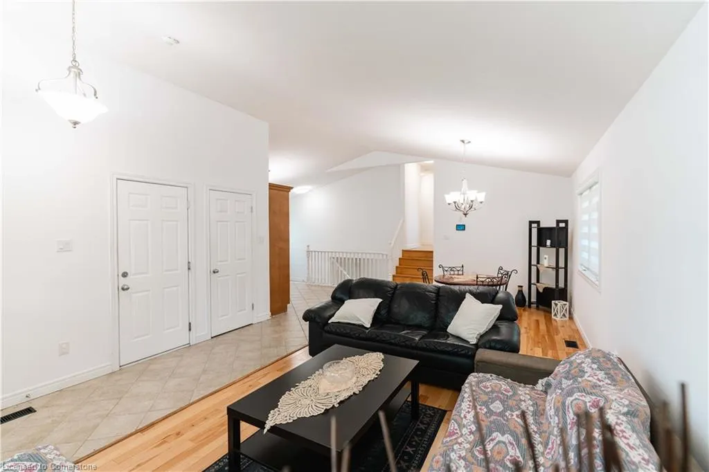 837 Upper Ottawa Street