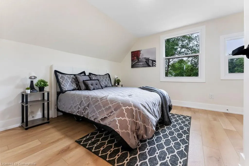272 East 15th Street