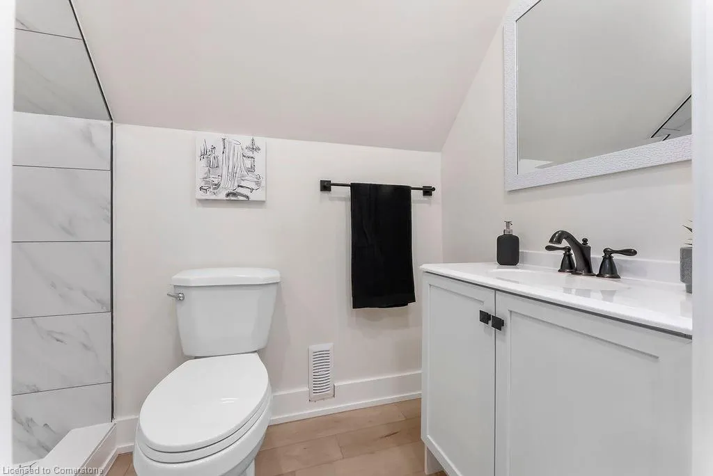 272 East 15th Street