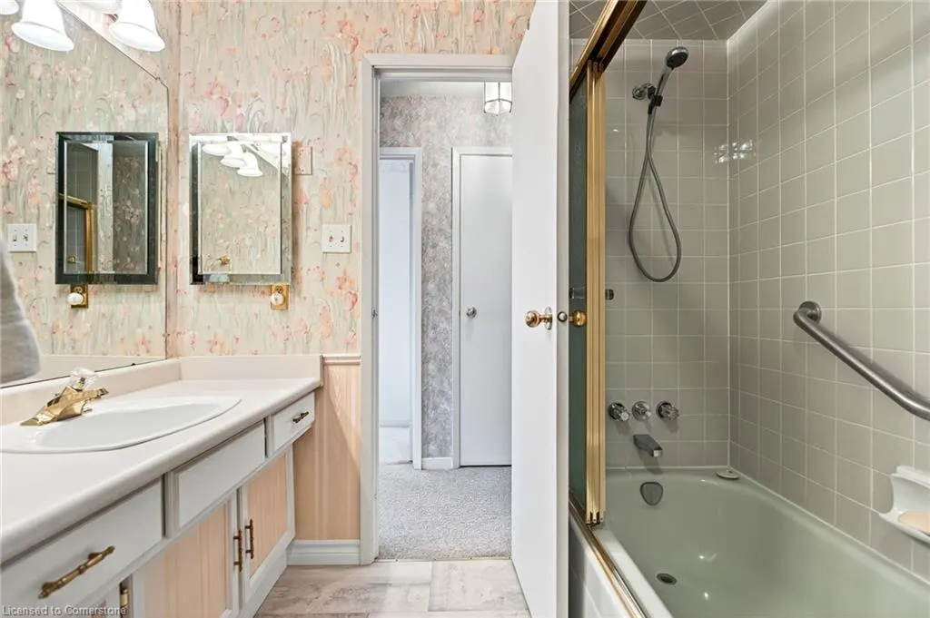 1552 Kerns Road, #4