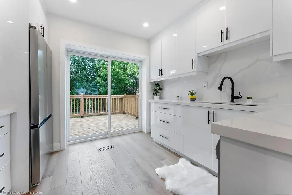 272 East 15th Street