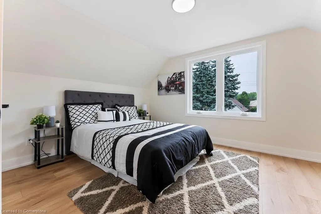 272 East 15th Street