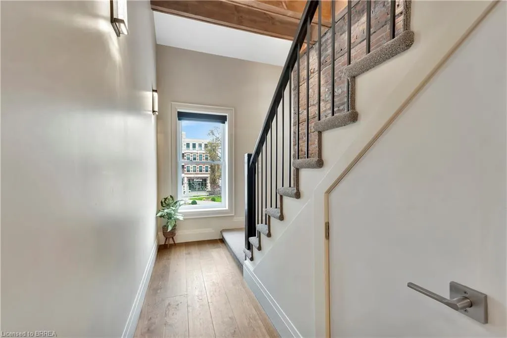 7 Grand River Street N, #204