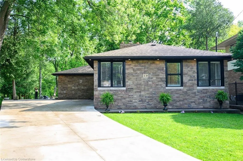 16 Freeland Court
