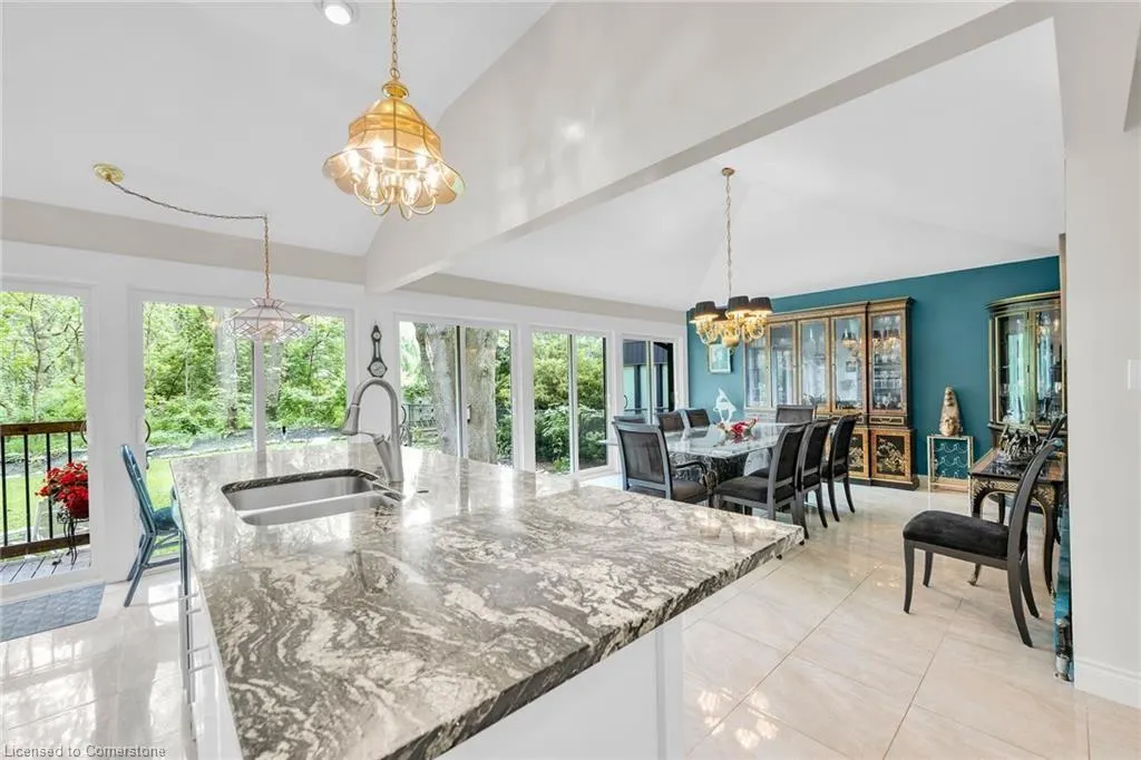 16 Freeland Court
