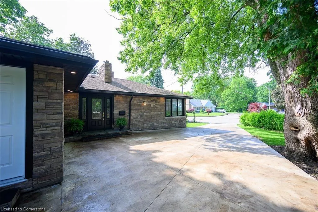 16 Freeland Court