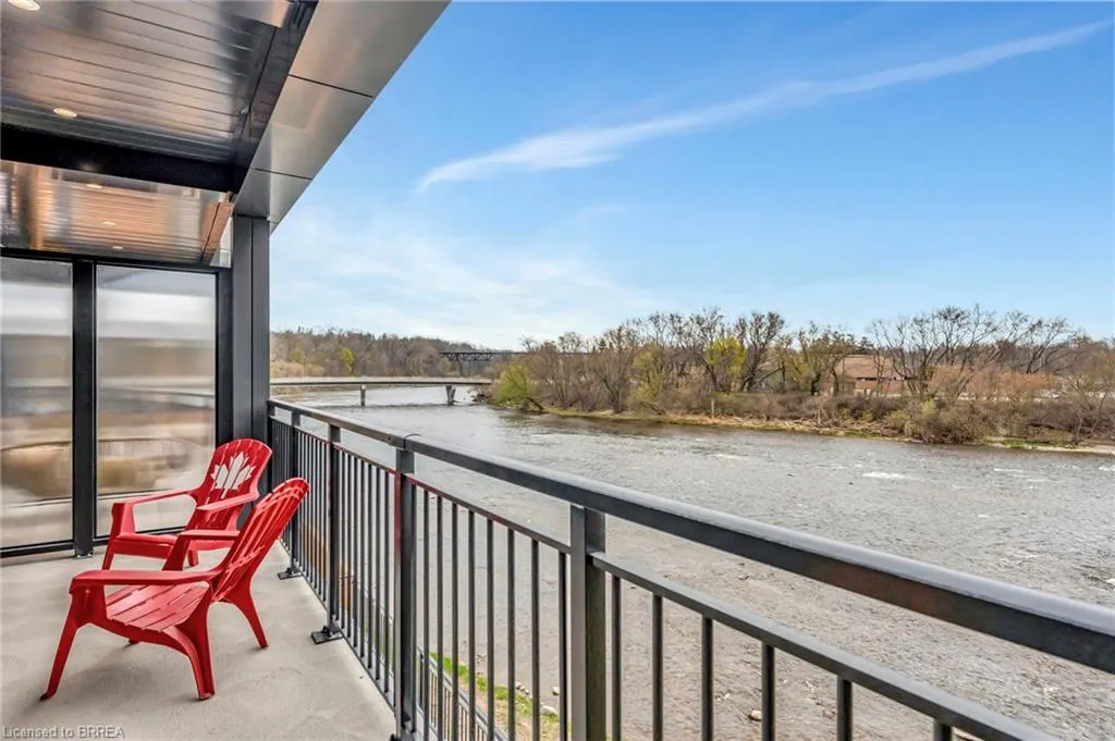 7 Grand River Street N, #201