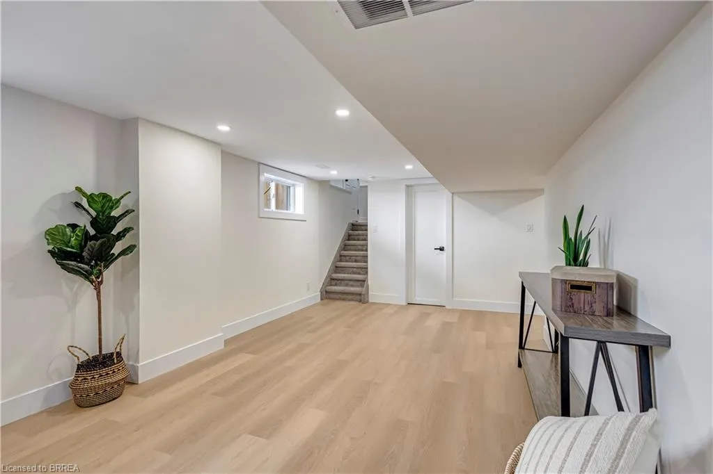 59 Eagle Avenue