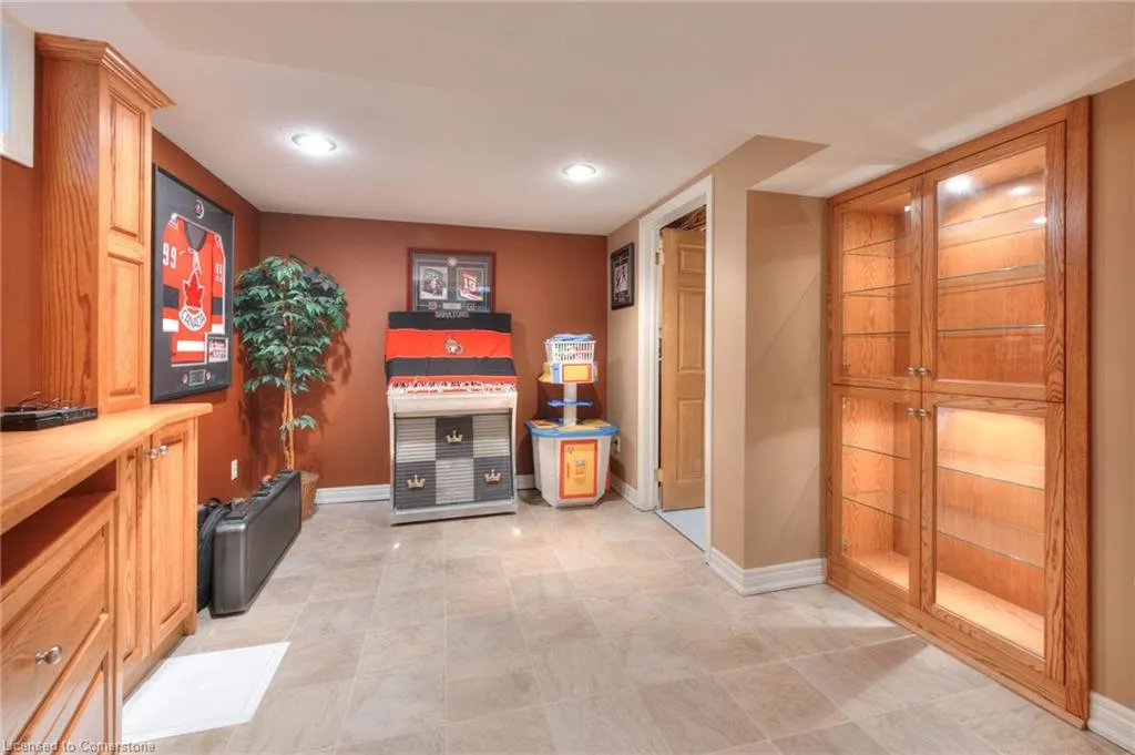 1 Kingfisher Drive