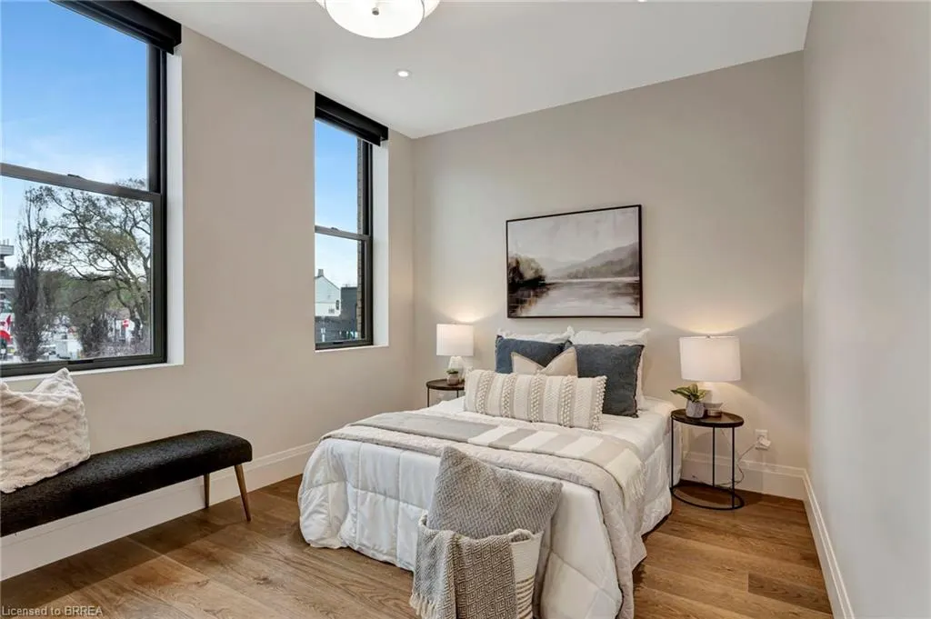 7 Grand River Street N, #202