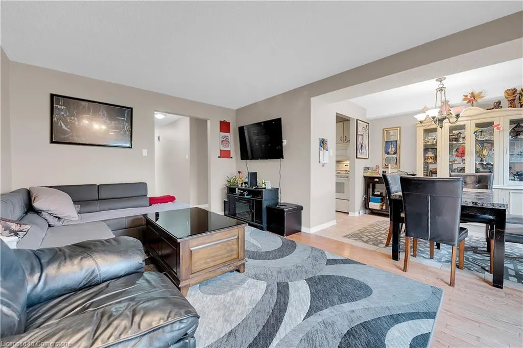 5016 Friesen Boulevard