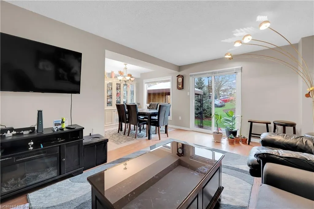 5016 Friesen Boulevard