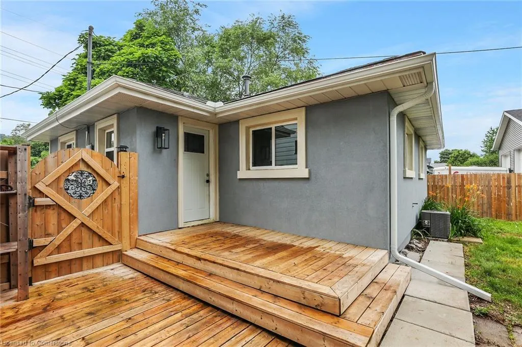 6 Lincoln Avenue
