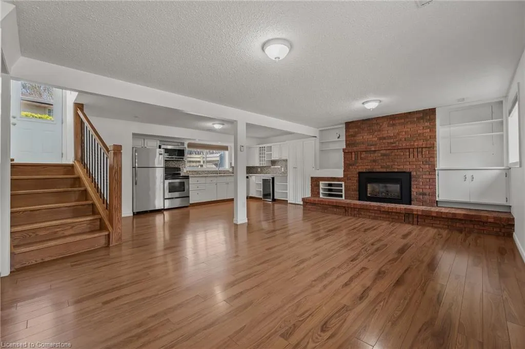 113 Martinglen Crescent