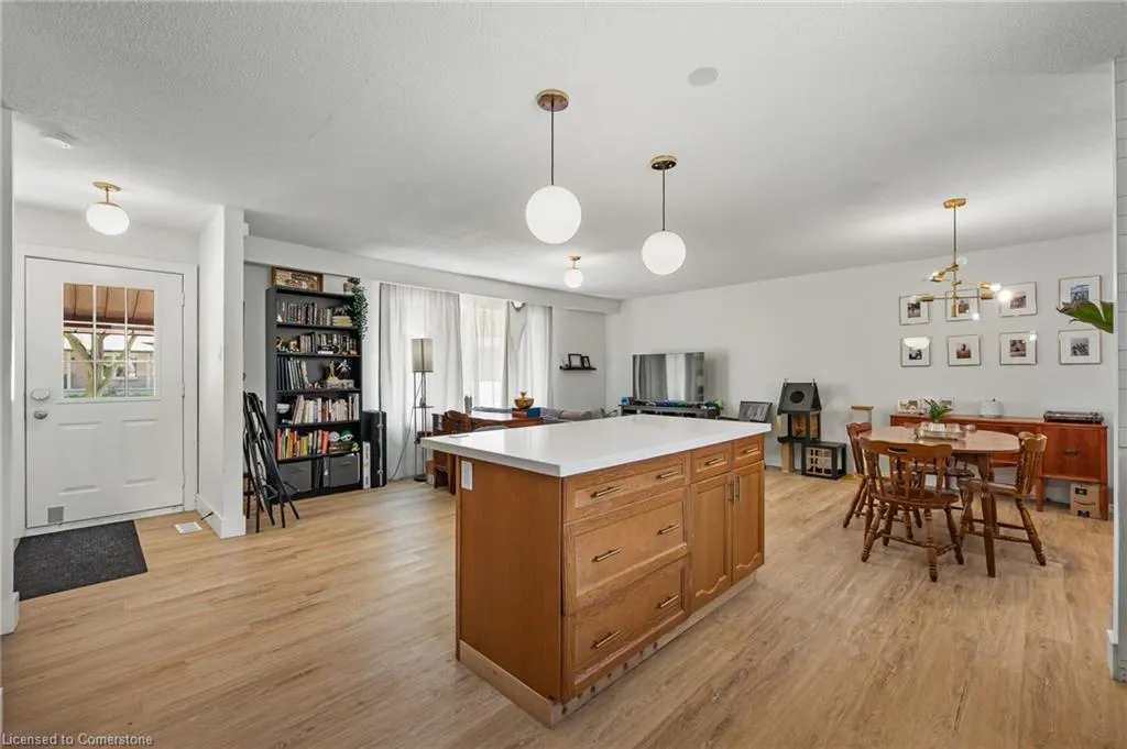 113 Martinglen Crescent