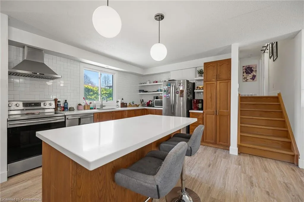 113 Martinglen Crescent