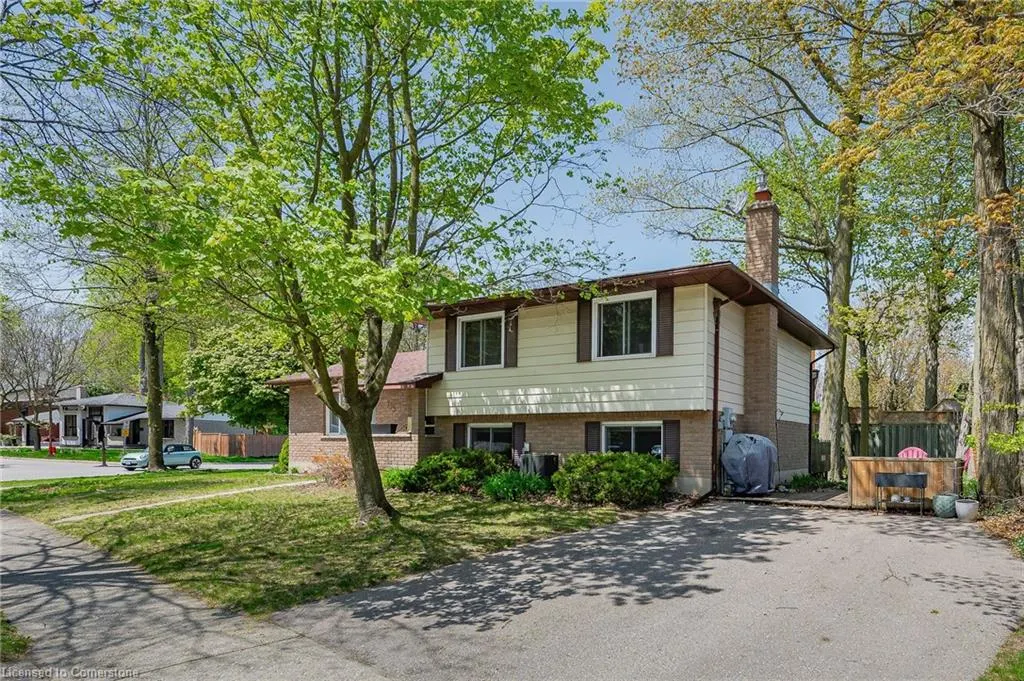 113 Martinglen Crescent