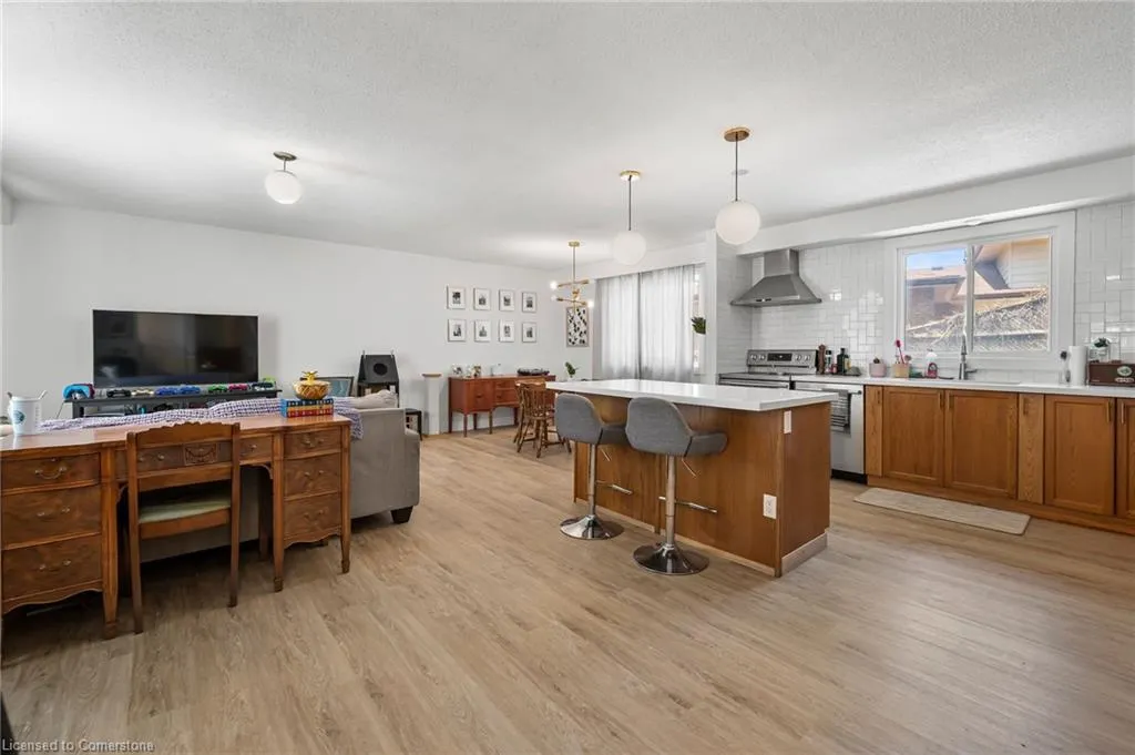 113 Martinglen Crescent