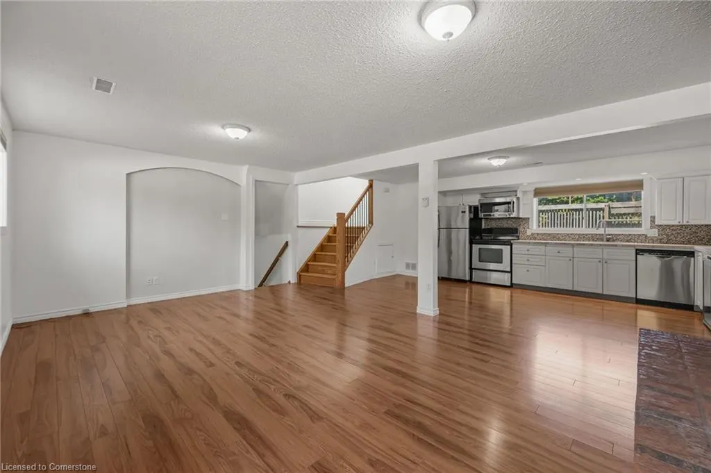 113 Martinglen Crescent