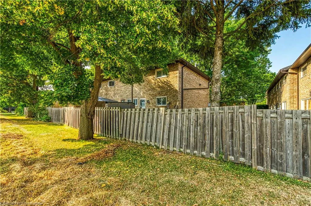 18 Riverdale Drive