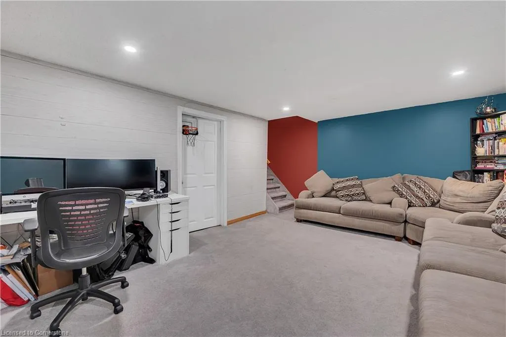 18 Riverdale Drive