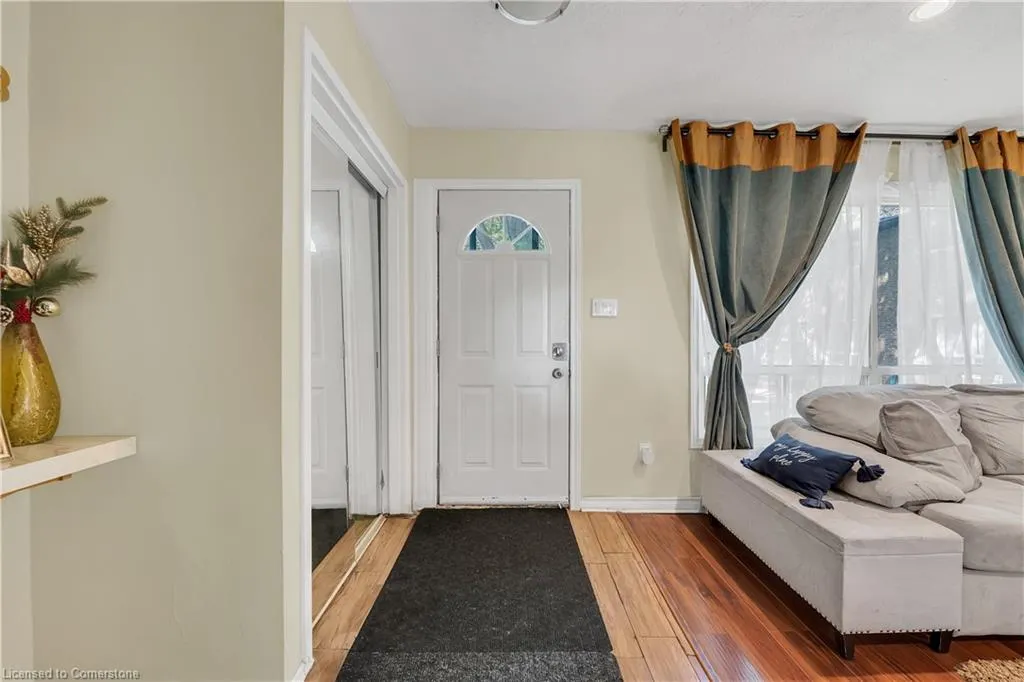 18 Riverdale Drive