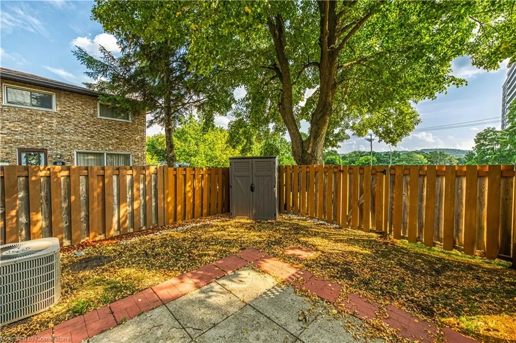 18 Riverdale Drive