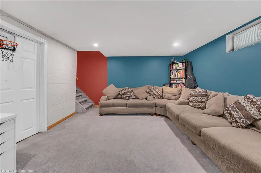 18 Riverdale Drive