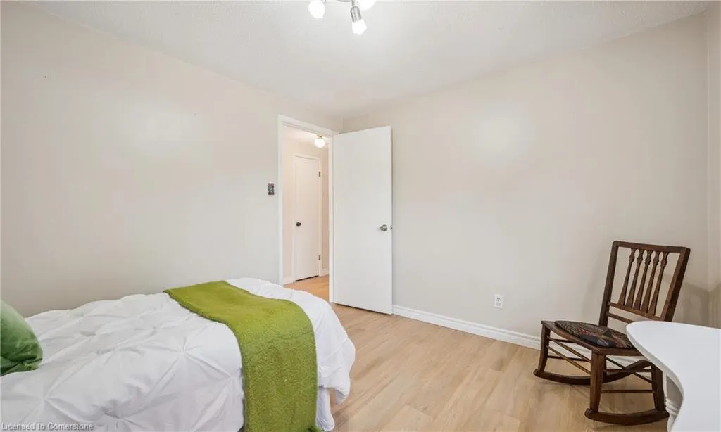 136 St Jerome Crescent