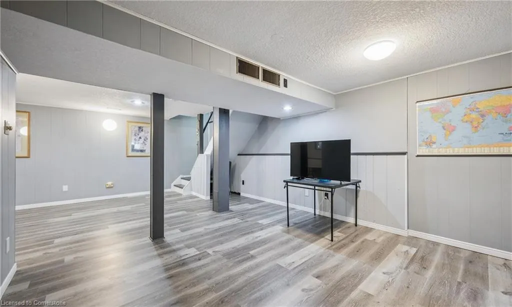 136 St Jerome Crescent