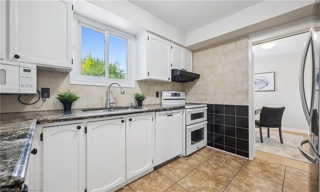 136 St Jerome Crescent