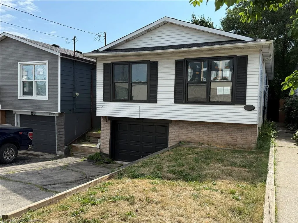 11 Garside Avenue S