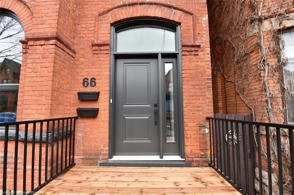 66 Erie Avenue, #Upper