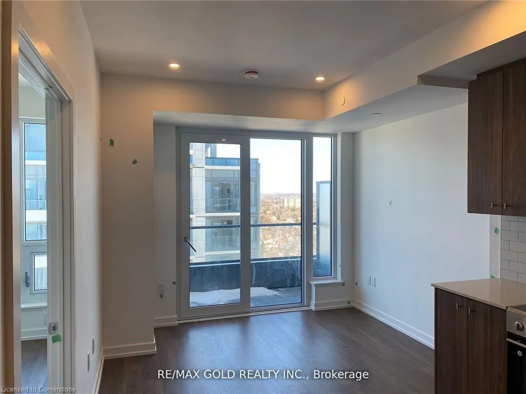 15 Wellington Street S, #1914