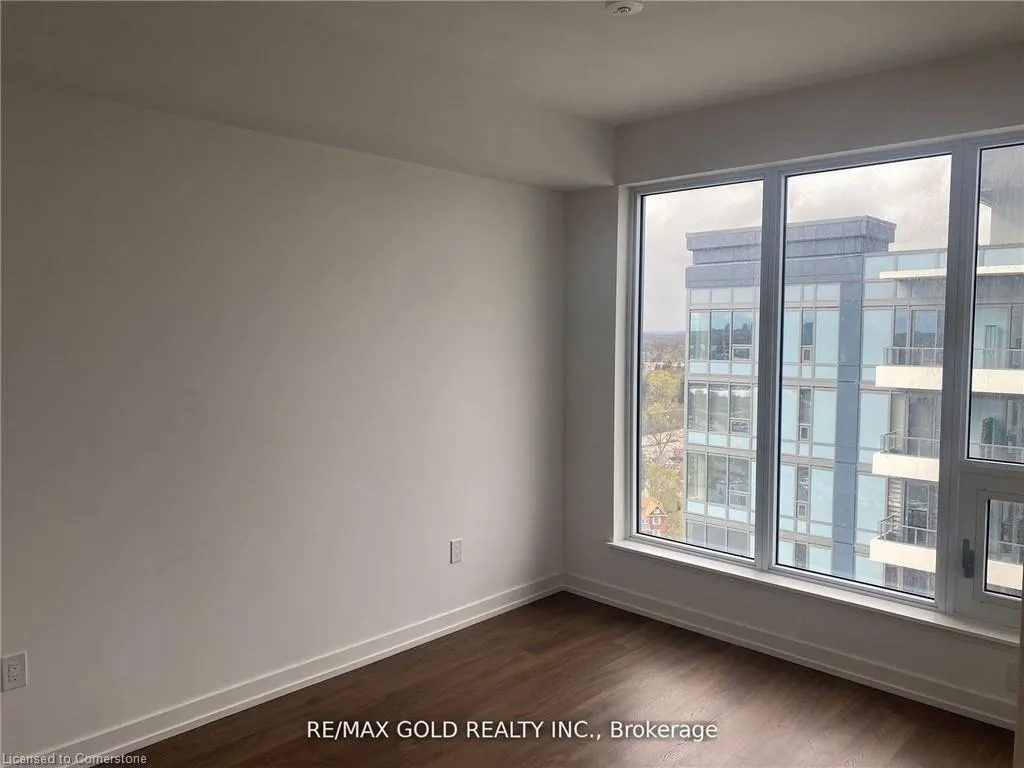 15 Wellington Street S, #1914