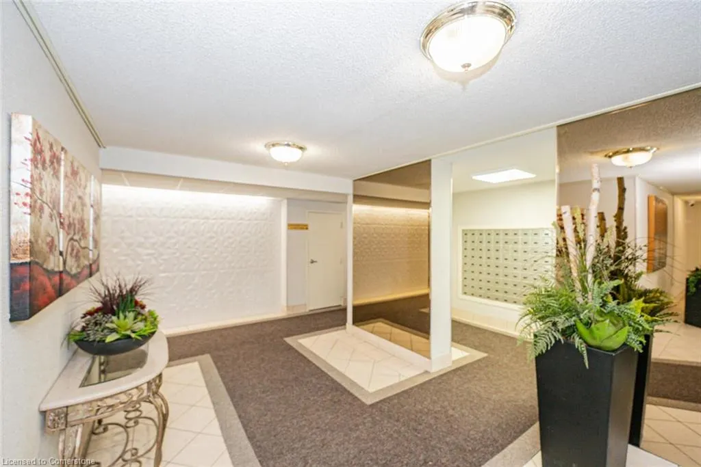 18 Knightsbridge Road, #304