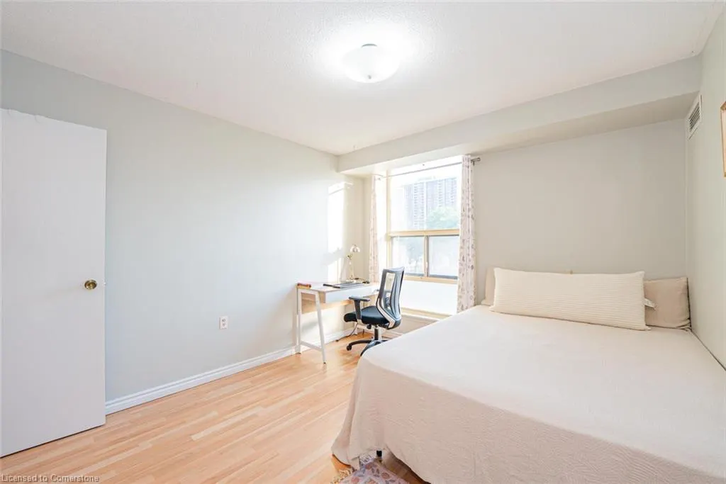18 Knightsbridge Road, #304