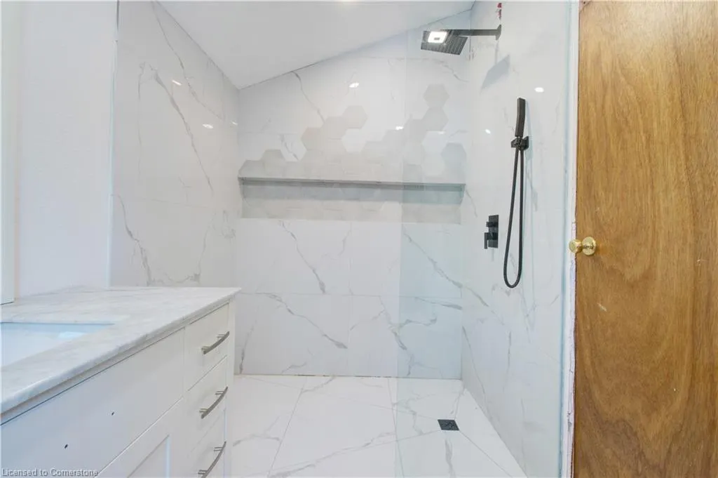 85 East 37th Street