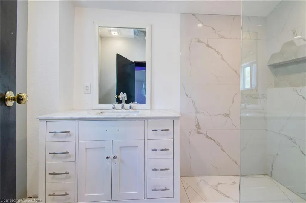 85 East 37th Street