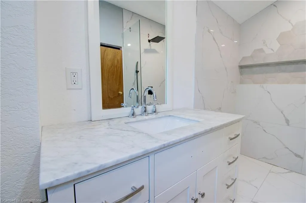 85 East 37th Street