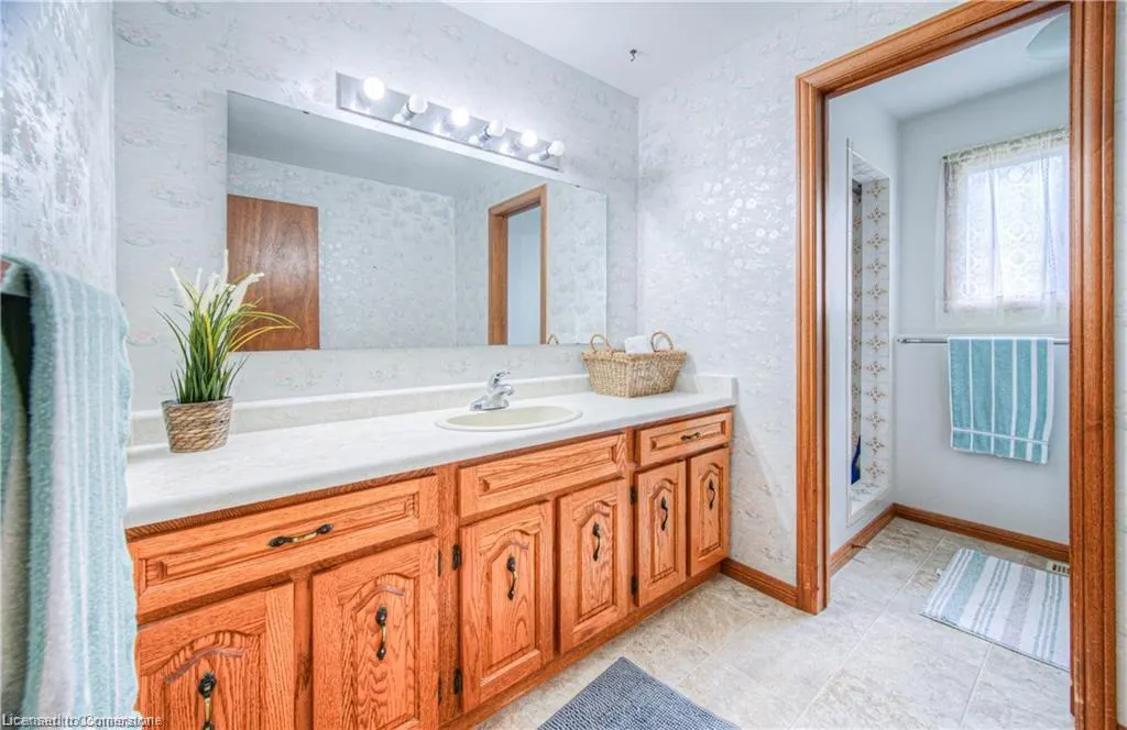 641 Black Oak Crescent