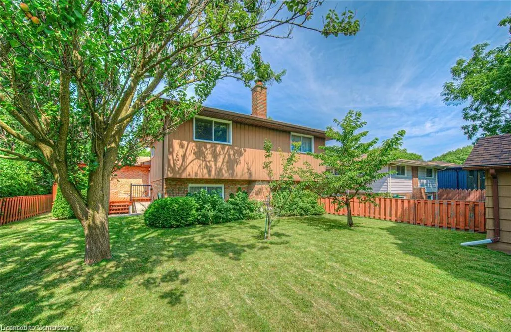 641 Black Oak Crescent