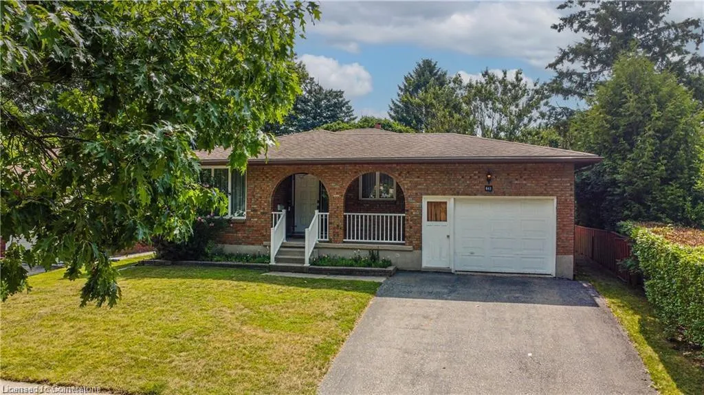 641 Black Oak Crescent